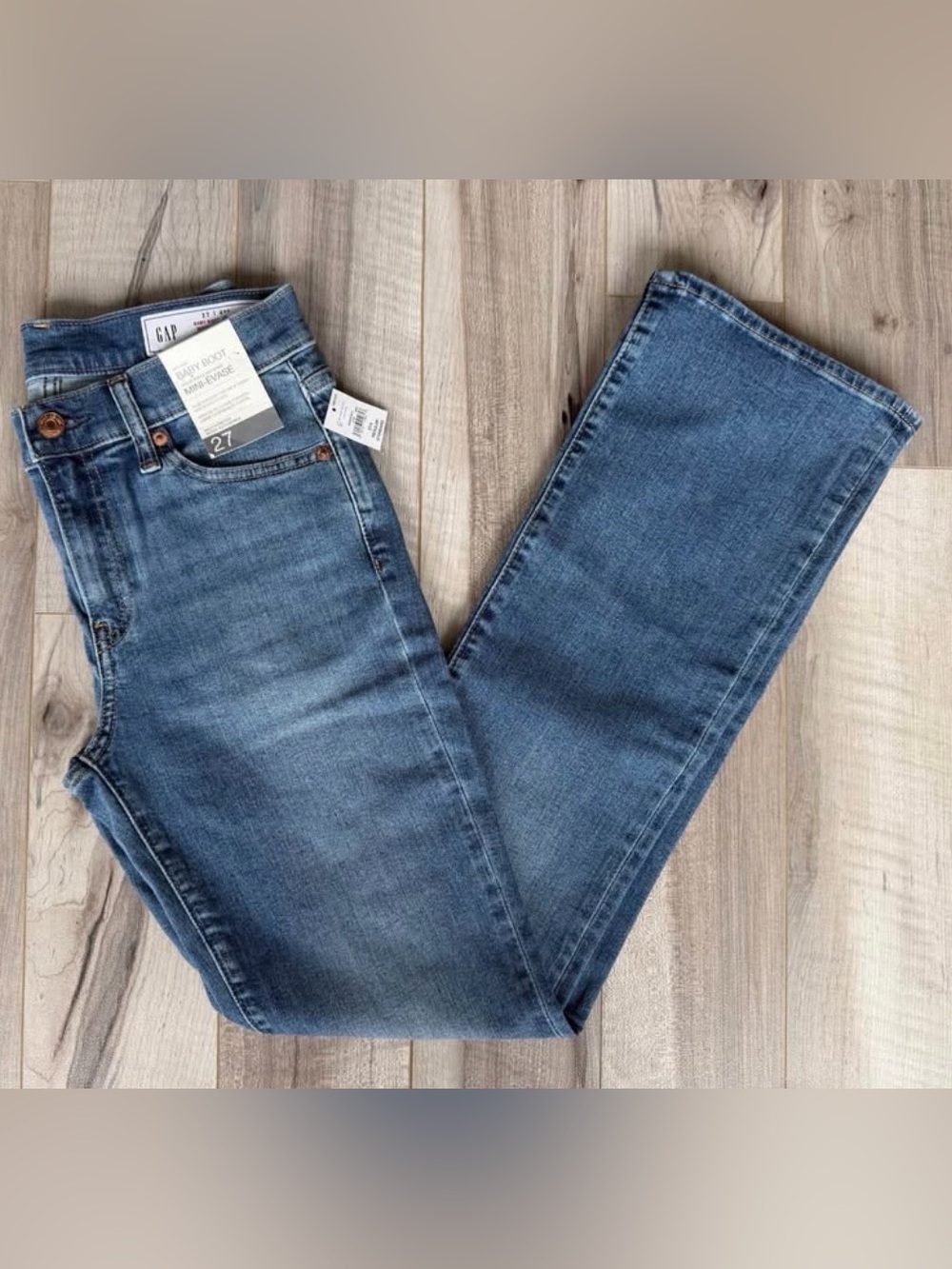 NWT Gap Mid Rise Baby Boot Jeans Medium Wash Size 27 / 4 Regular